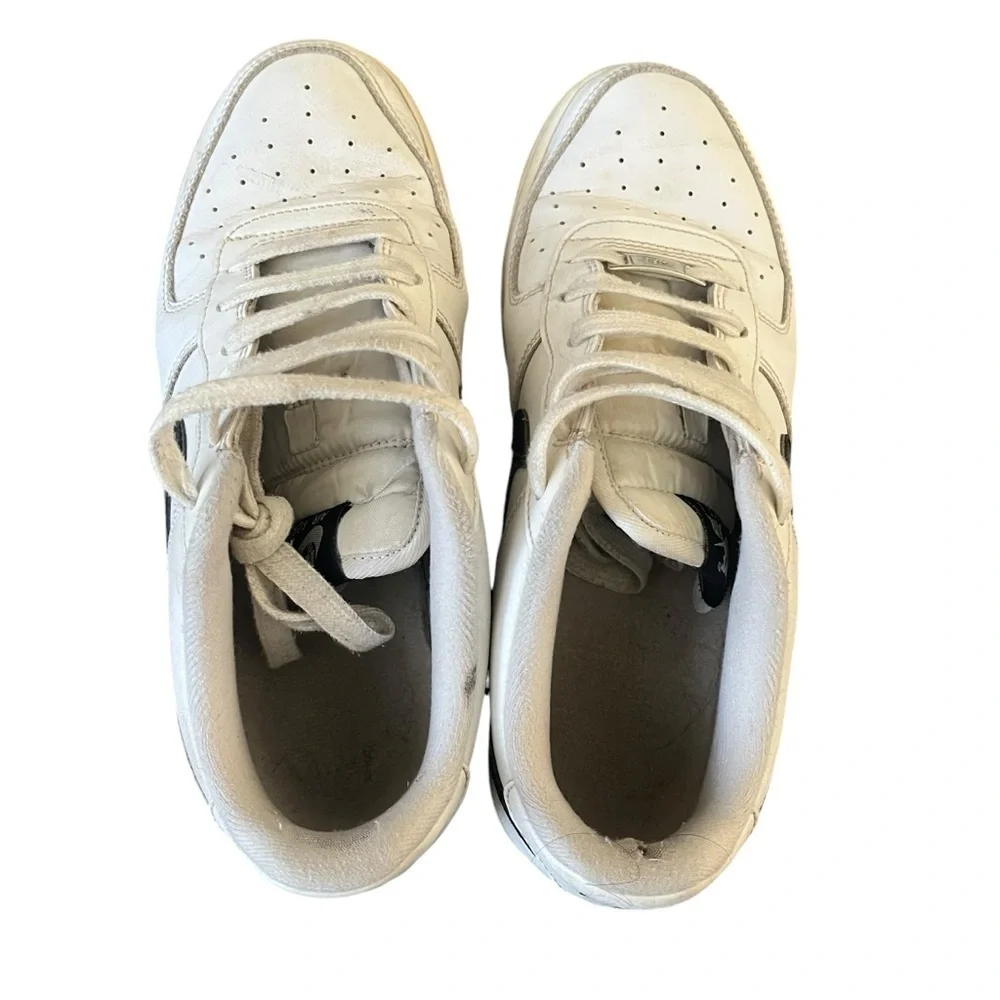 Nike AIR FORCE 1 LEATHER LOW TRAINERS Kids Size 6 IUC!